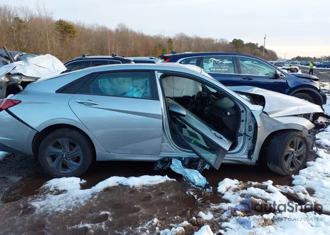 2021 Hyundai Elantra Sel from USA, damaged, VIN 5NPLS4AG5MH027374